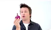 Cum se taie ceapa – video cu Jamie Oliver şi Gordon Ramsay