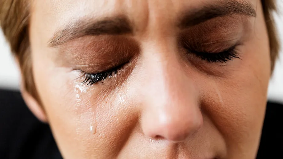 Ochi înlăcrimați: cauze și cum să îi tratezi