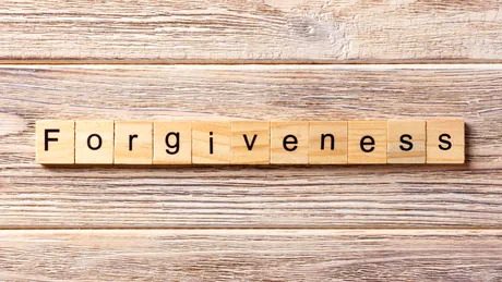 Iertarea: cele trei principii ce te ajută să ierți