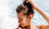 De ce să folosești protecție solară (produse cu SPF) pentru păr vara