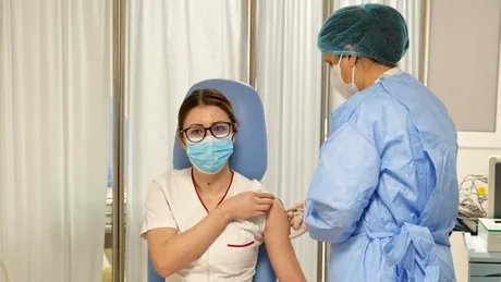 Mihaela Anghel, prima persoană vaccinată împotriva COVID-19 în România: „Simt și sper că este începutul sfârșitului acestei pandemii”