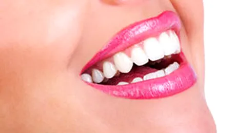 Apa de gura reduce cu 56% tartrul, fata de simplul periaj al dintilor