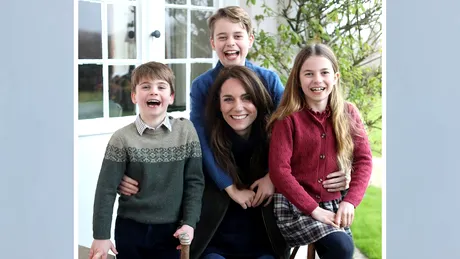 Prima imagine cu Kate Middleton după operație a creat controverse. Detaliile surprinse în poza Prințesei de Wales alături de copii