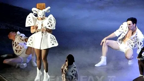 Concertul susţinut de Lady Gaga în Bucureşti i-a lăsat pe unii spectatori cu gurile căscate, pe alţii i-a plictisit