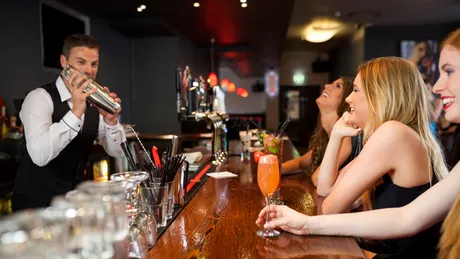 Evită pe cât poți aceste cocktailuri! Sunt printre cele mai nesănătoase băuturi din lume