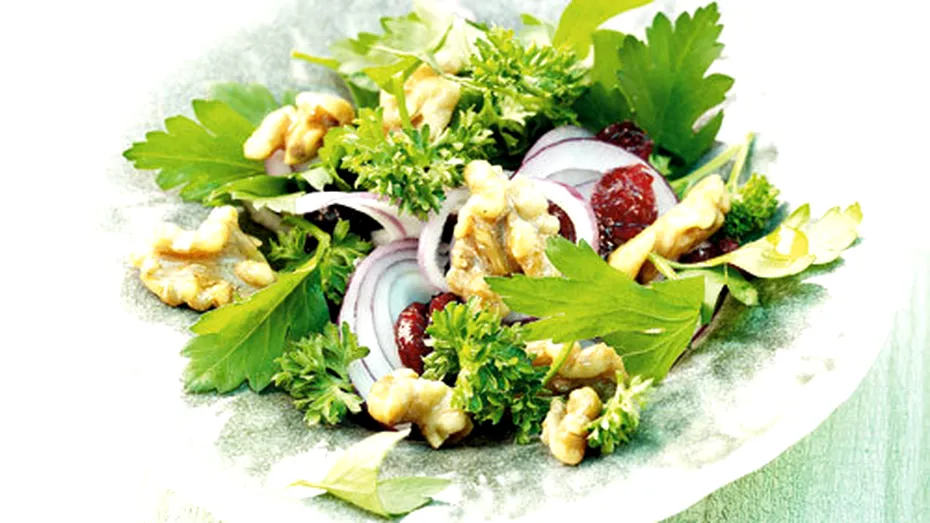 Salată de pătrunjel şi coacăze