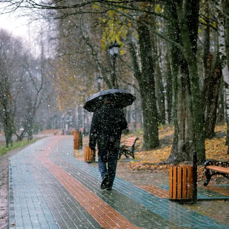 Cum va fi vremea în Săptămâna Mare? Temperaturile scad și cu 10 grade! ANM anunță precipitaţii sub formă de lapoviţă şi ninsoare