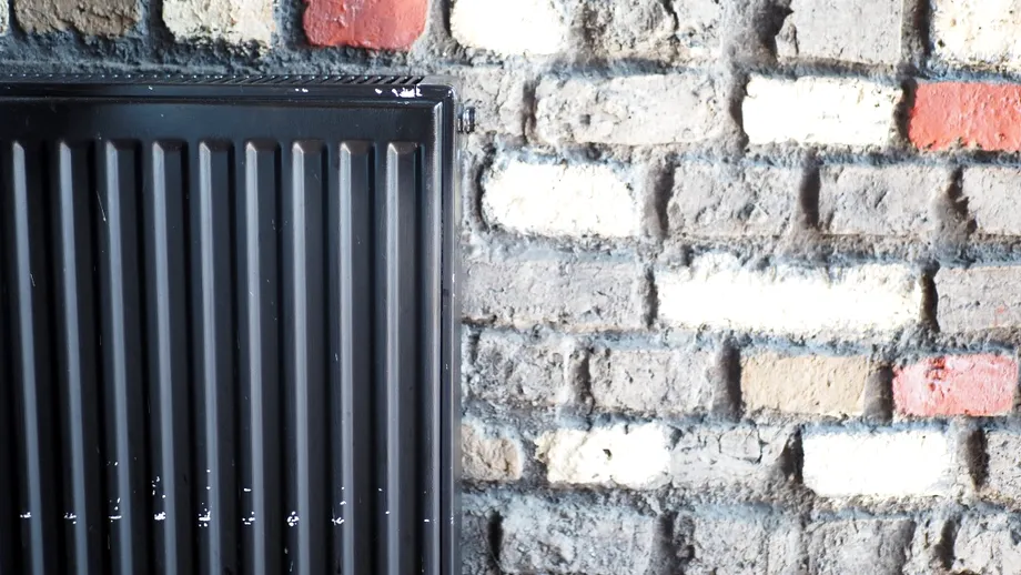 Obiectele din casă care pot provoca incendii dacă sunt lăsate lângă calorifer