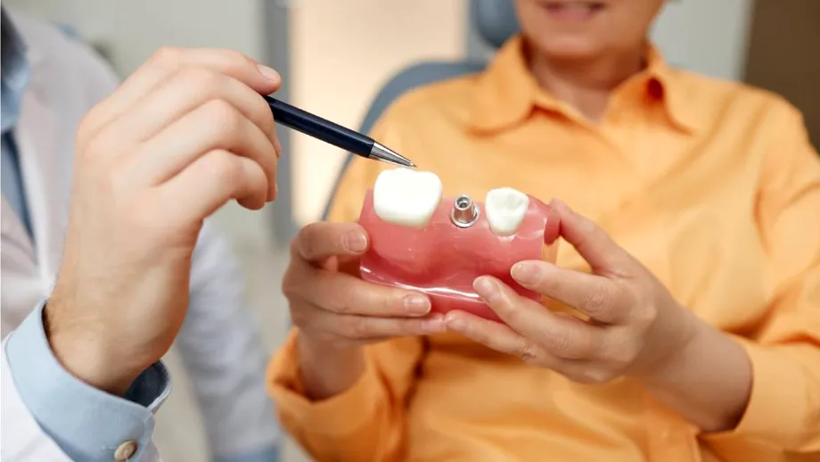 (P) Implant dentar: cele mai moderne tehnologii de implantologie