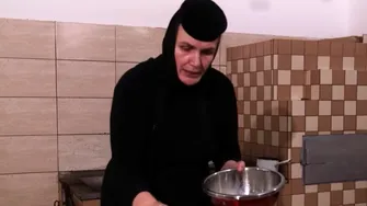 Cozonaci de la Mănăstirea Adam. Rețeta care readuce gustul autentic al sărbătorilor de Paște