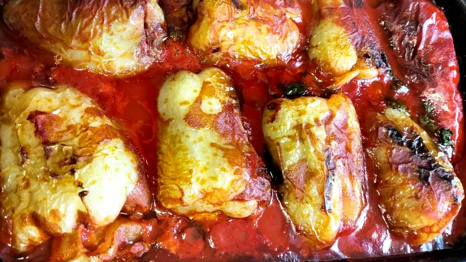 Secretul celor mai buni ardei umpluți la cuptor. Dacă îi faci așa, se va mânca tot din farfurie!