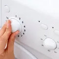 Butonul secret de la mașina de spălat pe care trebuie să-l ții apăsat timp de 3 secunde. Această funcție nu e folosită des!