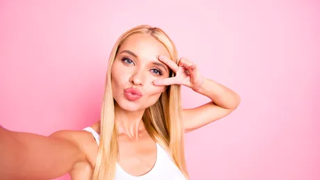 Ceea ce vezi pe Instagram te frustrează și nu știi de ce? Iată 3 tipuri de conturi cărora să le dai Unfollow chiar acum!