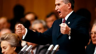 Nicolae Ceaușescu – detalii mai puțin știute despre liderul care a supraviețuit prăbușirii unui avion