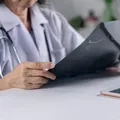 Pacienții cu șase categorii de boli ar putea beneficia de investigații medicale decontate integral. Ce schimbări propune noul proiect de lege
