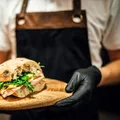 Alimentul pe care ar trebui să-l consumi mai rar pentru a reduce riscul de hipertensiune. Avertismentul nutriționiștilor 
