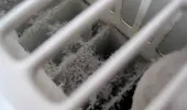 Cum să cureți eficient caloriferele. Trucuri simple pentru a îndepărta praful și murdăria dintre elemenți