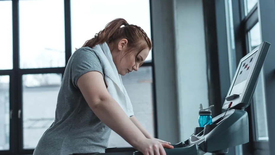 Mergi la sală seara? S-ar putea să fie degeaba. Momentul optim din zi să faci mișcare pentru a slăbi