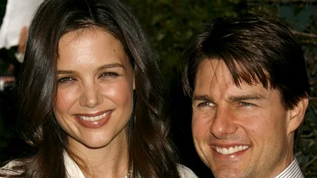 Katie Holmes divorţează de Tom Cruise