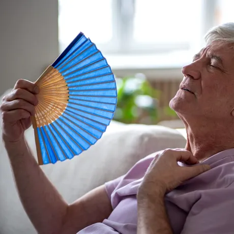 8 motive pentru care transpiri excesiv după 40 de ani