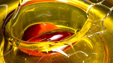 Uleiul toxic care se găsește în aproape toate alimentele din comerț. Românii îl consumă zilnic, fără să știe!