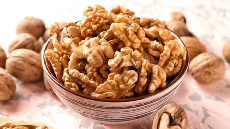 Nucile din cămară pot fi otrăvitoare. 6 semne că s-au stricat și îți pot face rău