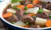 Cea mai gustoasă ciorbă de văcuță acrită cu borș. Cât trebuie să fiarbă carnea ca să fie foarte moale