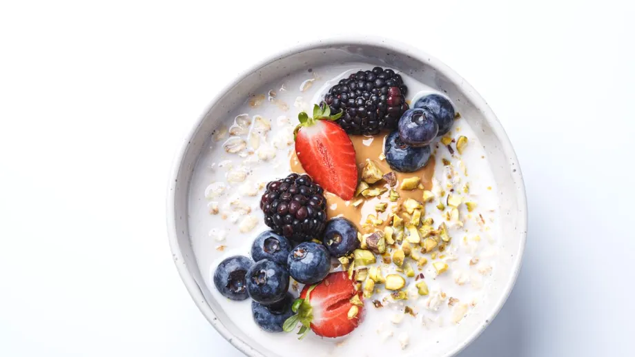 Ingredientul care transformă micul dejun într-o masă cremoasă și antiinflamatoare