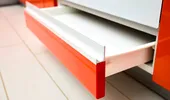 La ce folosește, de fapt, sertarul de sub aragaz sau cuptor. Mulți îl folosesc greșit, fără să știe