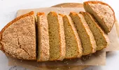 Cum să faci pâine de casă dintr-un singur ingredient: Este sănătoasă și se face fără făină