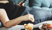 5 obiceiuri care accelerează îmbătrânirea. Consumul de alcool nu e pe listă