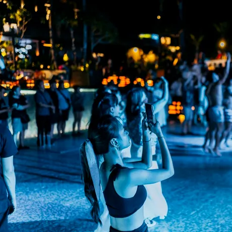 Cum se simte adolescentul de 15 ani, după ce a fost îndemnat de rapperul Destroy Lonely să sară de pe scenă la Beach, Please!