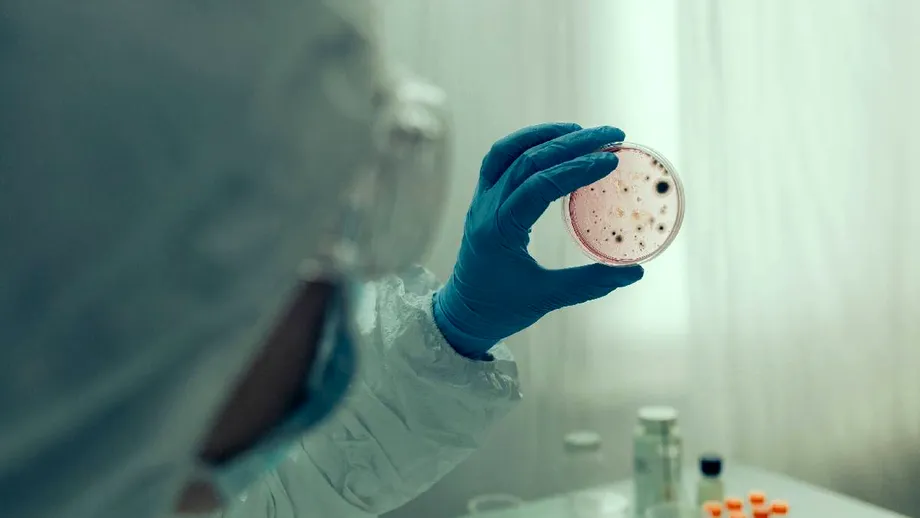 Ebola are nevoie de un răspuns rapid pentru a evita o catastrofă