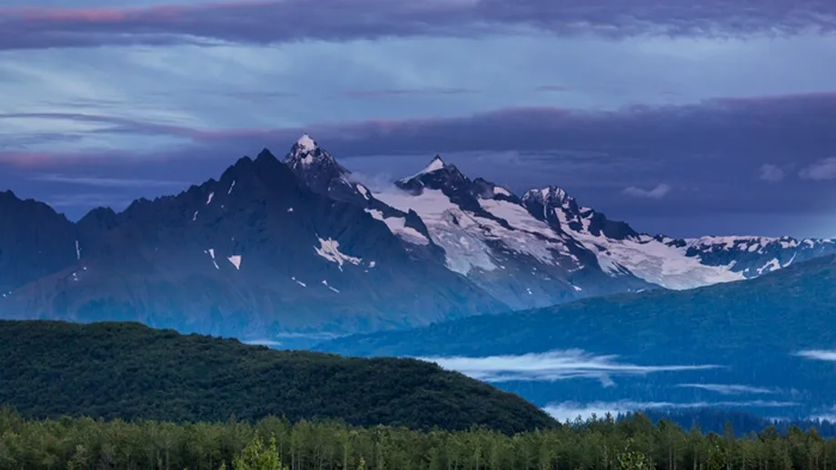 Românul care trăiește într-un oraș izolat din Alaska. Toți oamenii de acolo locuiesc în aceeași clădire