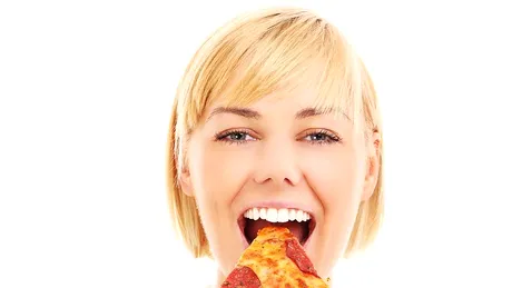 Câte minute trebuie să alergi ca să arzi caloriile din 2 felii de pizza