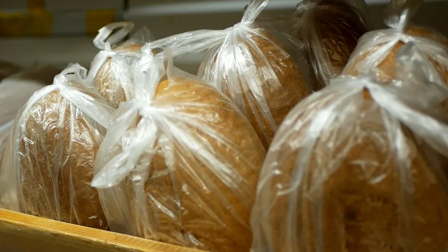 Mâncarea „gunoi” nu înseamnă doar hamburgeri sau cartofi prăjiți, ci și pâine sau iaurturi. 8 alimente ultraprocesate pe care mulți le mâncăm crezând că sunt sănătoase