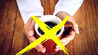 3 suplimente alimentare pe care NU ar trebui să le iei la aceeași oră la care îți bei cafeaua