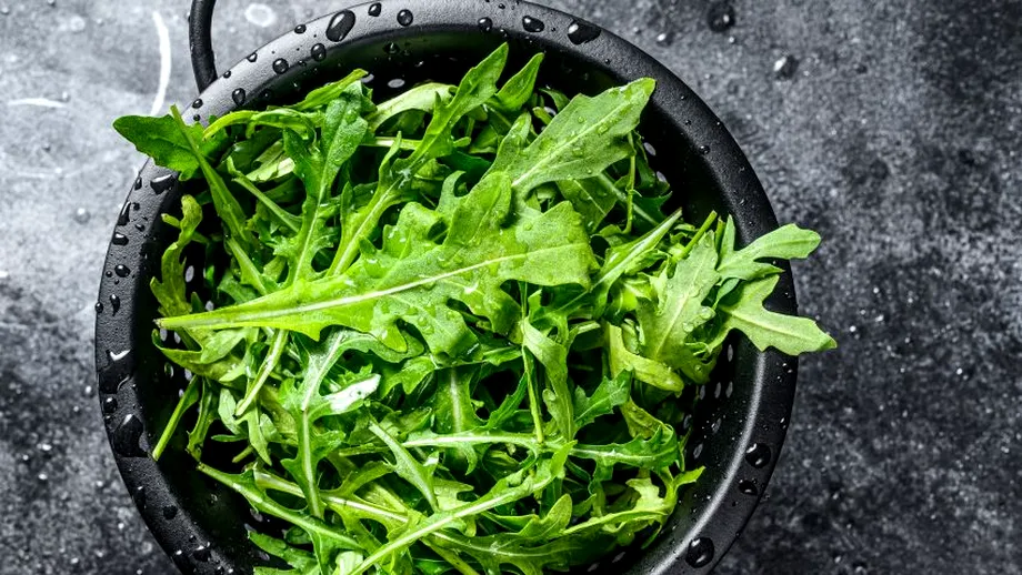 De ce este considerată rucola mai sănătoasă decât salata verde