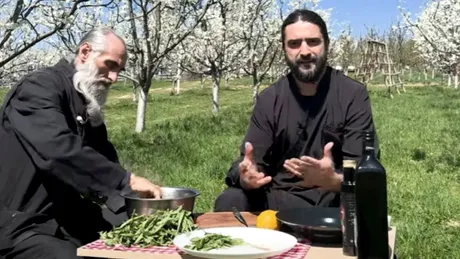 Cum se prepară salata de păpădie ca la mănăstire! E un leac naturist pentru a elimina toxinele din corp. VIDEO