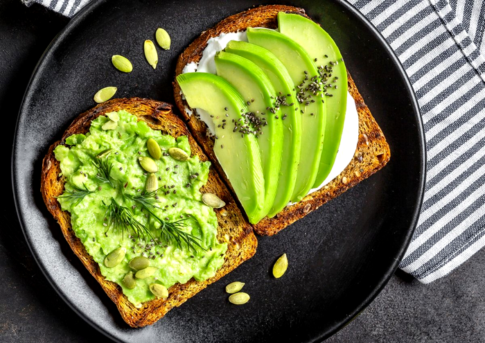 De ce e bine să mănânci avocado dimineața și să îl eviți seara