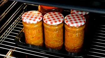 Cum păstrezi corect zacusca după ce ai deschis borcanul? Așa îi poți prelungi prospețimea