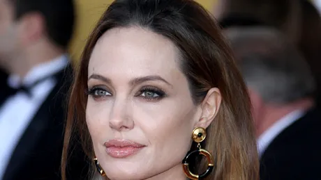 Ethan Hawke, fermecat de buzele Angelinei Jolie: “Atunci când te sărută, uiţi cum te cheamă”
