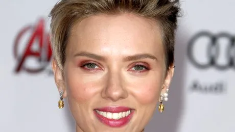 Scarlet Johansson te invata sa porti parul scurt