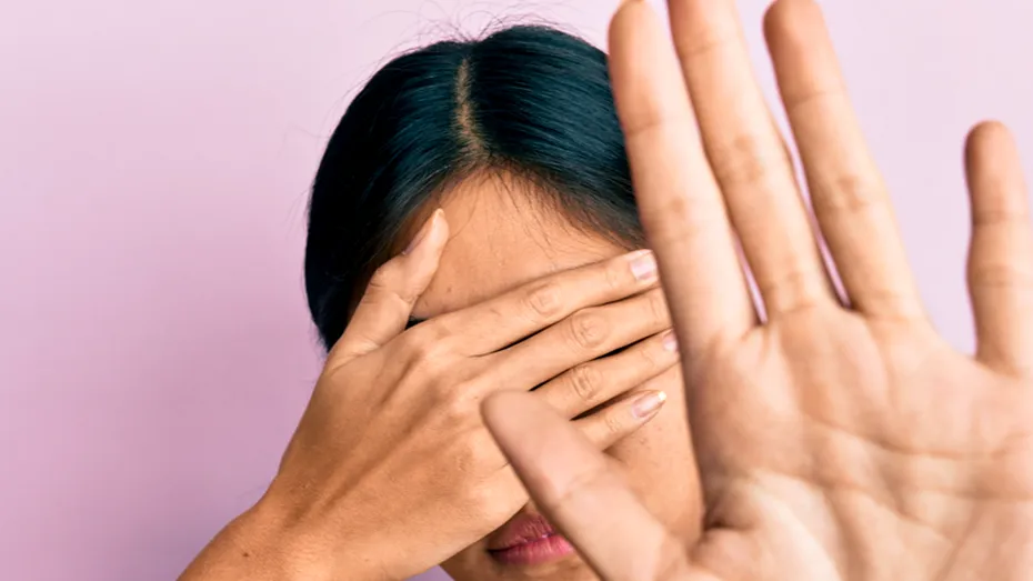 Plânsul: cum îți afectează sănătatea pielii