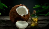 Uleiul de cocos: tipuri, riscuri, beneficii pentru sănătate, piele şi păr