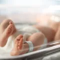 Acuzații de malpraxis la Maternitatea Polizu după ce un bebeluș născut prematur a murit! Mama nou-născutului: „S-a umflat, a început să i se crape pielea pe el”
