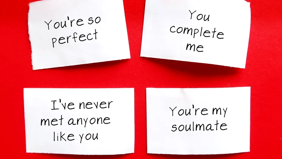 Ce este love bombing? Șapte semne care îți arată că ți se întâmplă și ție