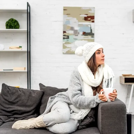 Aerul condiționat îți poate încălzi locuința iarna. Cum îl poți folosi eficient fără facturi uriașe