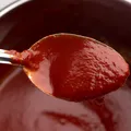Cum prepari un bulion de roșii rapid și gustos, cu doar 5 minute de fierbere. Nu fermentează peste iarnă!
