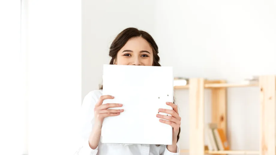 5 trăsături de caracter care te fac să pari o persoană de neîncredere